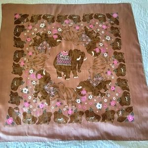 VINTAGE BEAUTIFUL MADE IN THAILAND 100%SILK SCARF, HAND ROLLED EDGES 34X34 INCHE